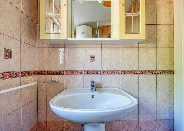 Keri Διαμέρισμα Ρόβινι